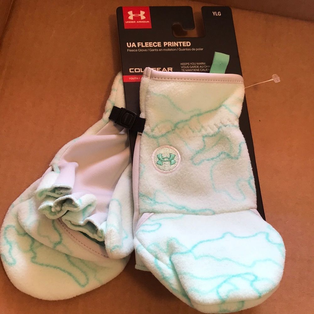 NWT Under Armour fleece gloves/mittens